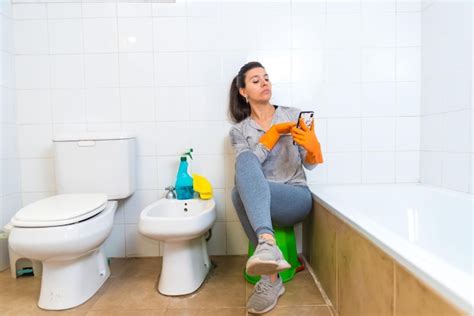 latina on toilet